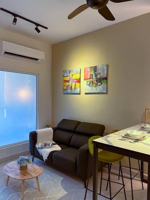 Modern Suites IArte@Mont Kiara I2B1.5B I3 PAX Kuala Lumpur Bagian luar foto
